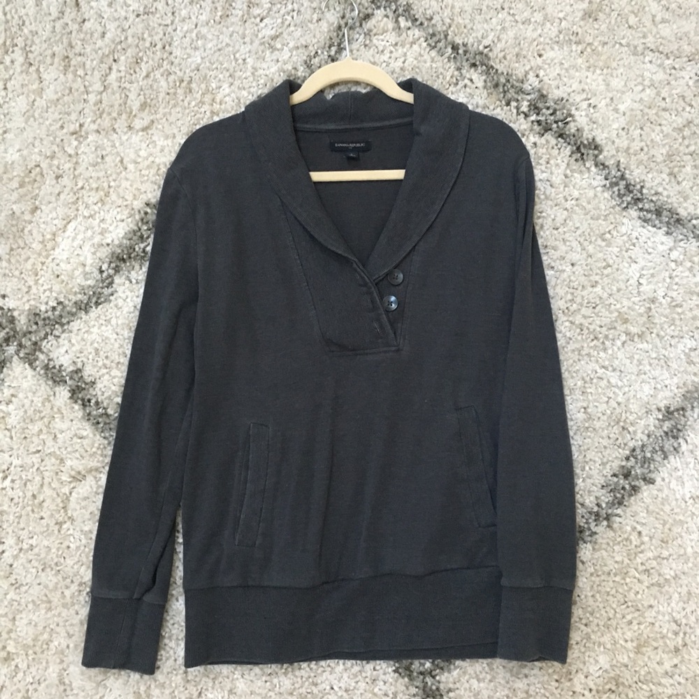 Banana Republic gray pullover sweater size L